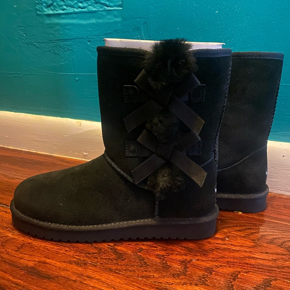 Black koolaburra boots by Ugg size 7